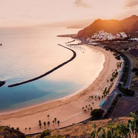 In The Heart Of Cruz, Parking, Netflix, Aircon * Santa Cruz de Tenerife